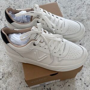 Vionic Kimmie Court Sneakers NWT